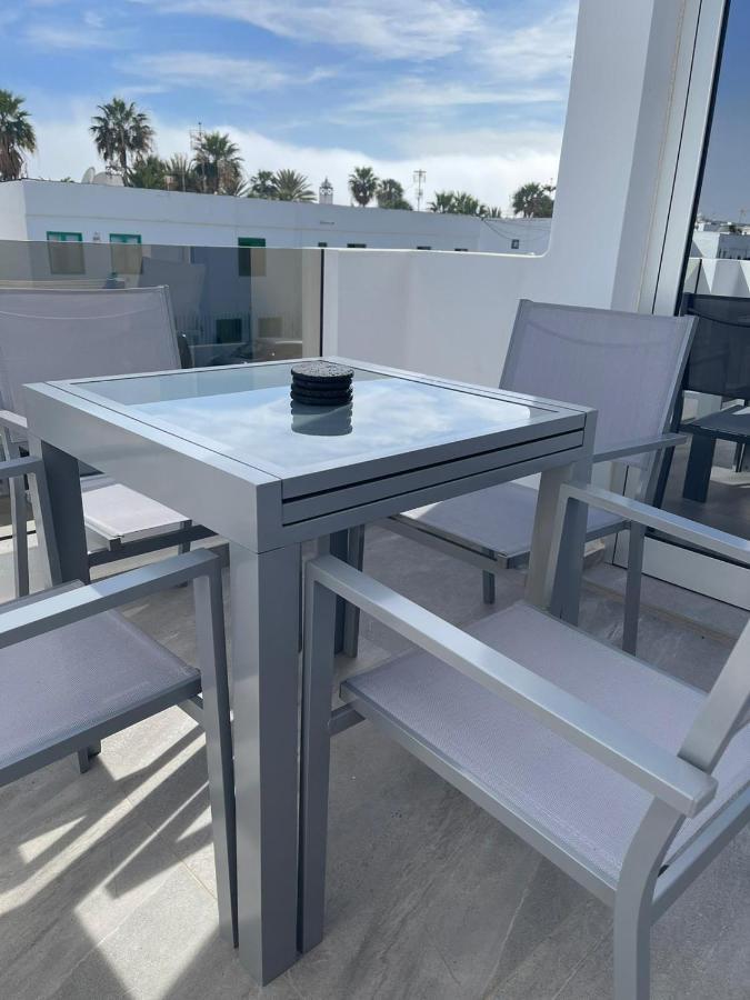 Rociega 35 Apartment 8, 100 Meters To Sea Front Puerto del Carmen  Kültér fotó